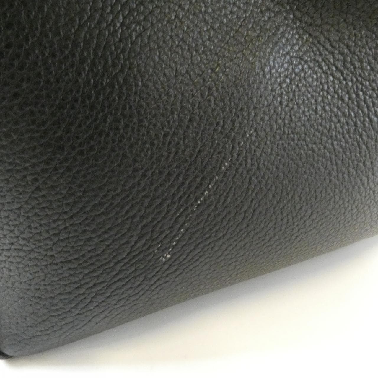 ルイヴィトン トリヨン ロックミー カバ M42291 バッグ