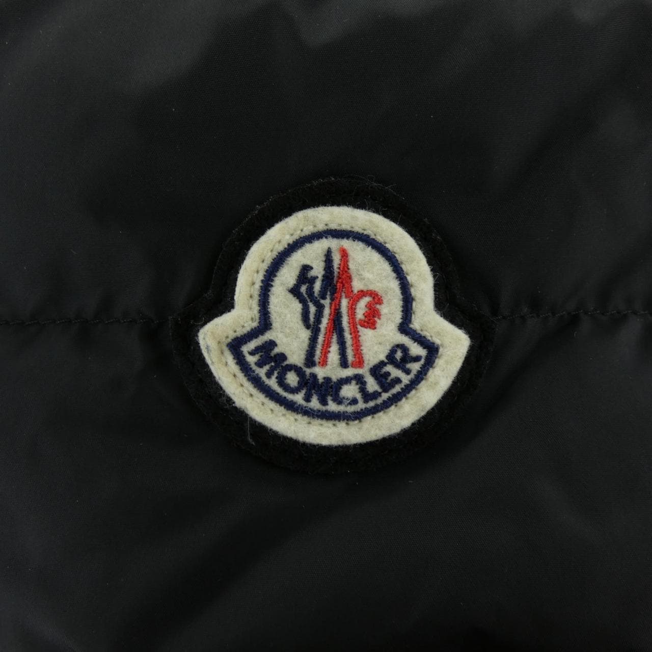 モンクレール MONCLER 20919B00015 ダウンジャケット