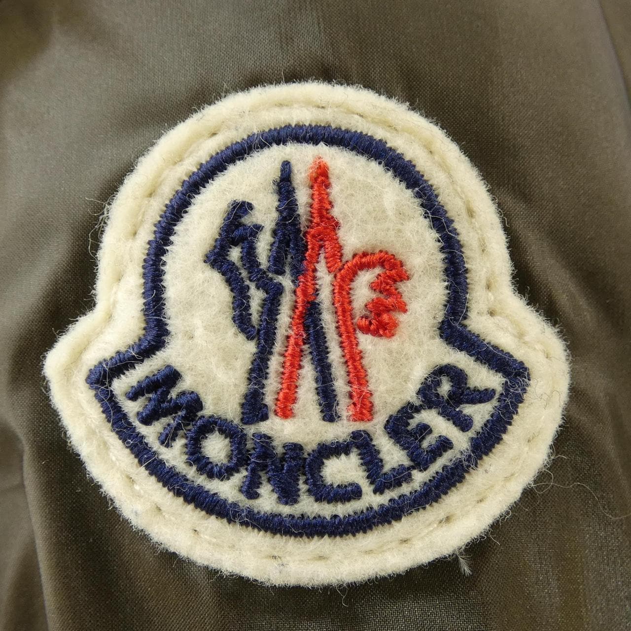 モンクレール MONCLER CAUVERY ダウンジャケット
