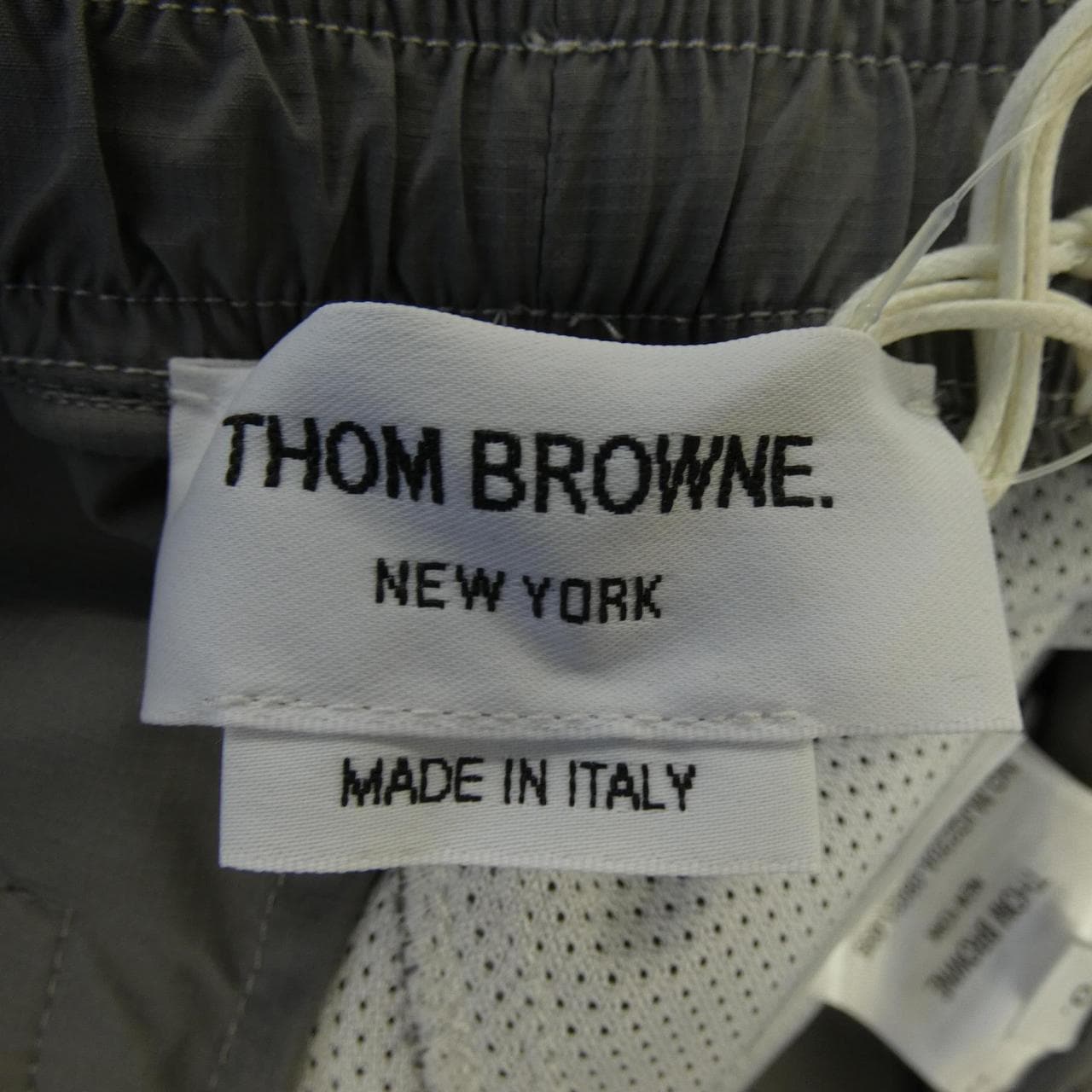 トムブラウン THOM BROWNE MJQ220A パンツ