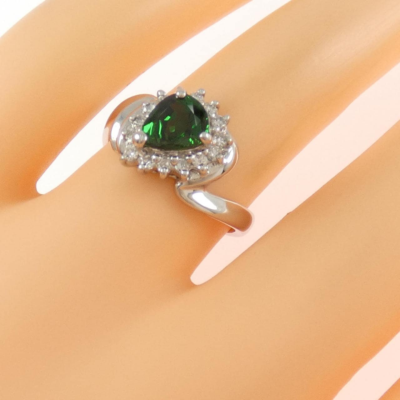 PT900 グリーンガーネット リング 0.94CT