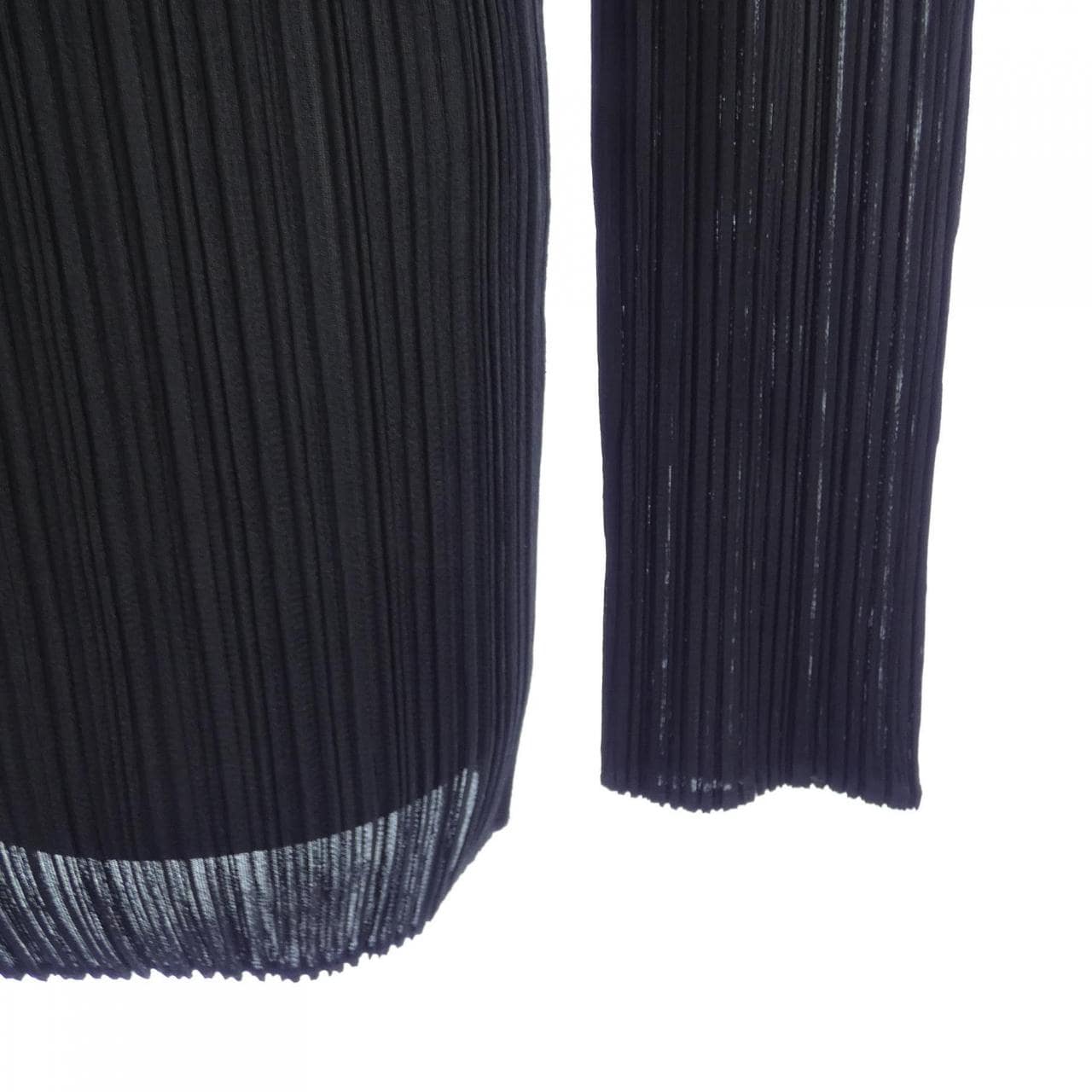 イッセイミヤケ ISSEY MIYAKE トップス