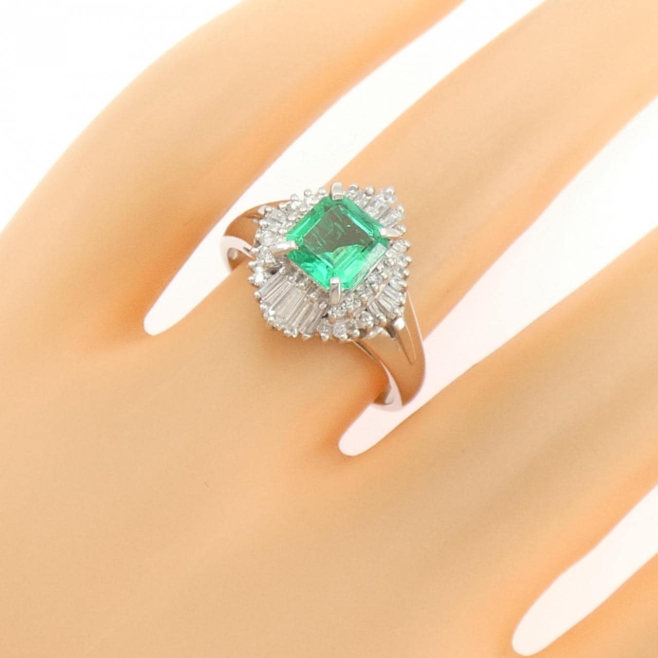PT900 エメラルド リング 0.93CT