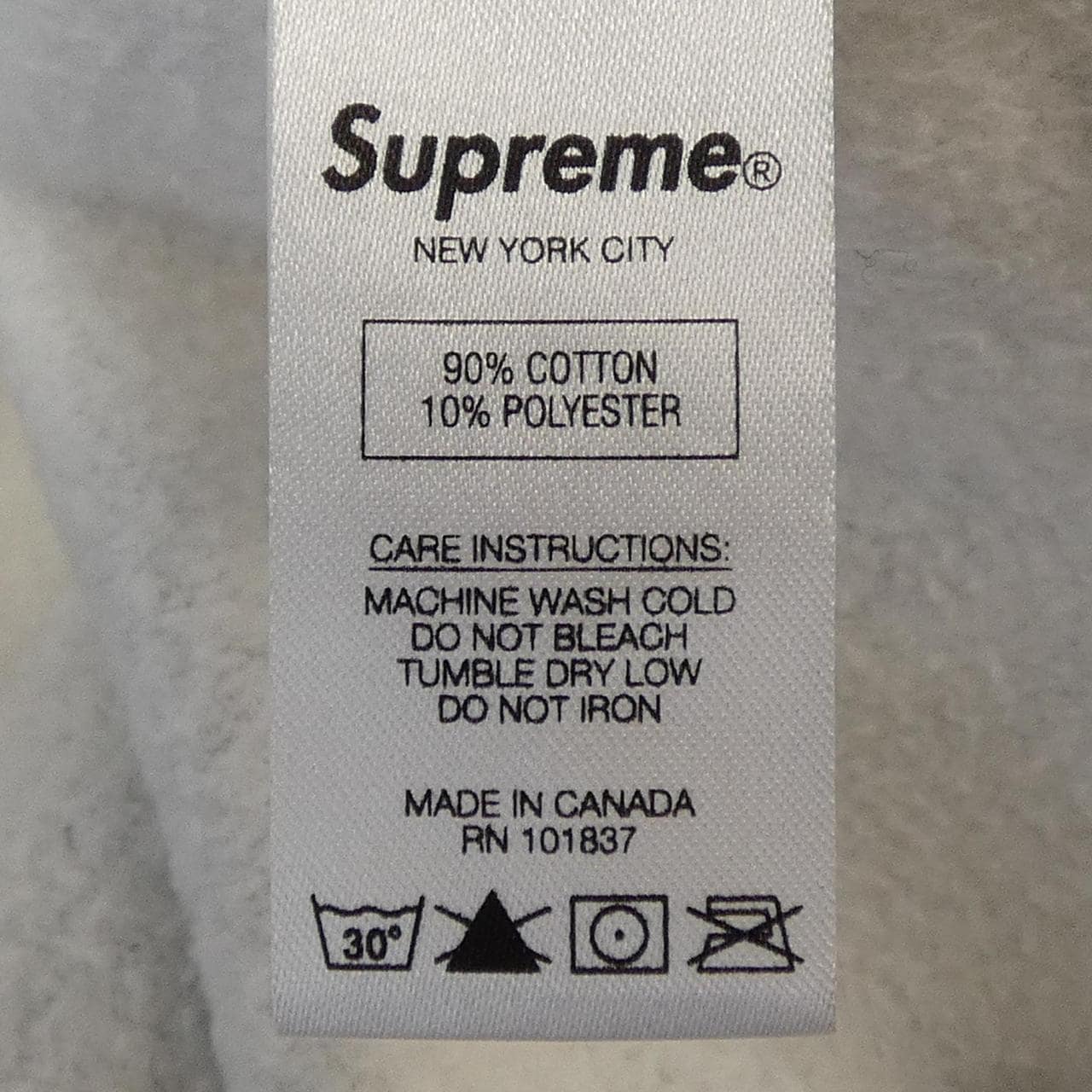 シュプリーム SUPREME パーカー
