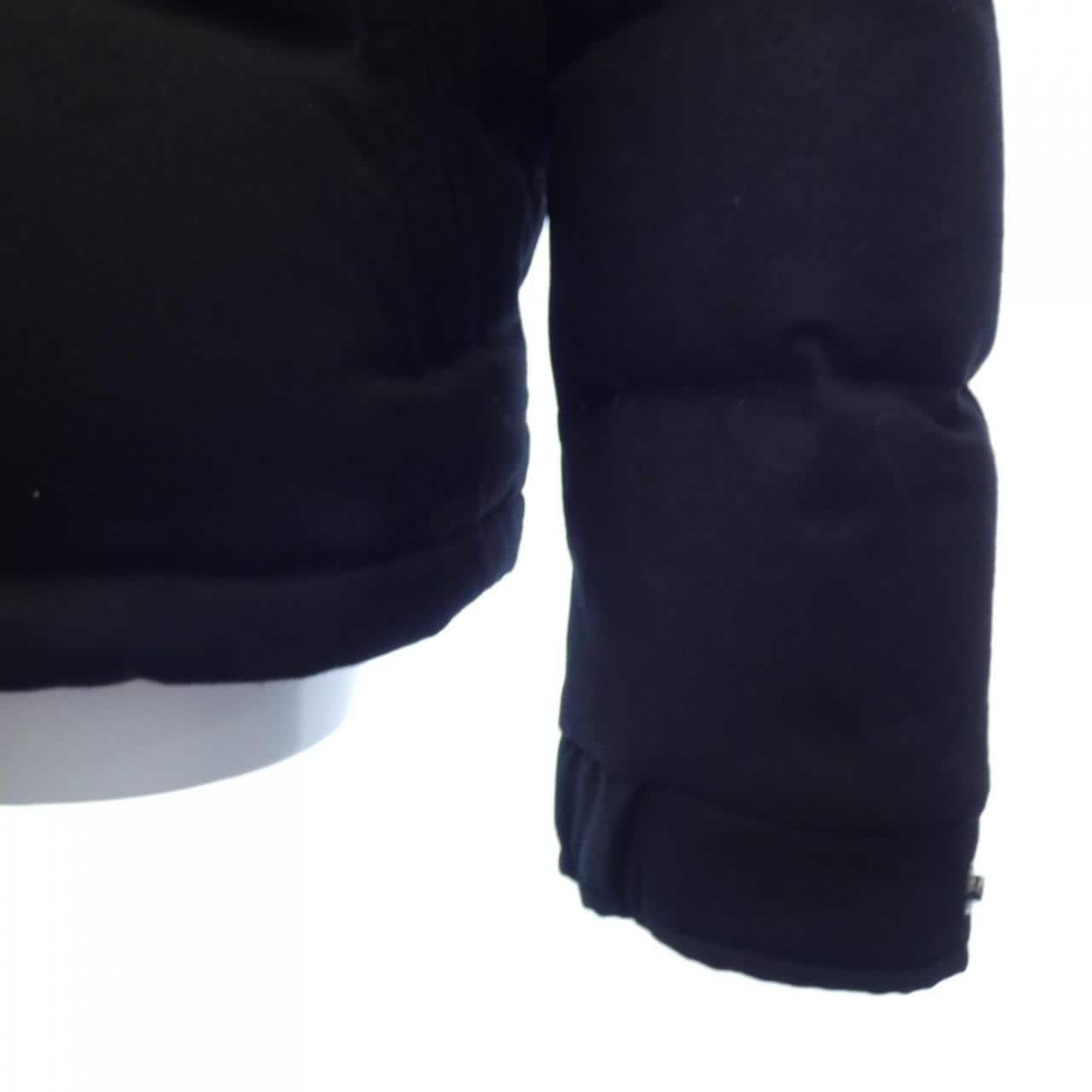 モンクレール MONCLER ダウンジャケット