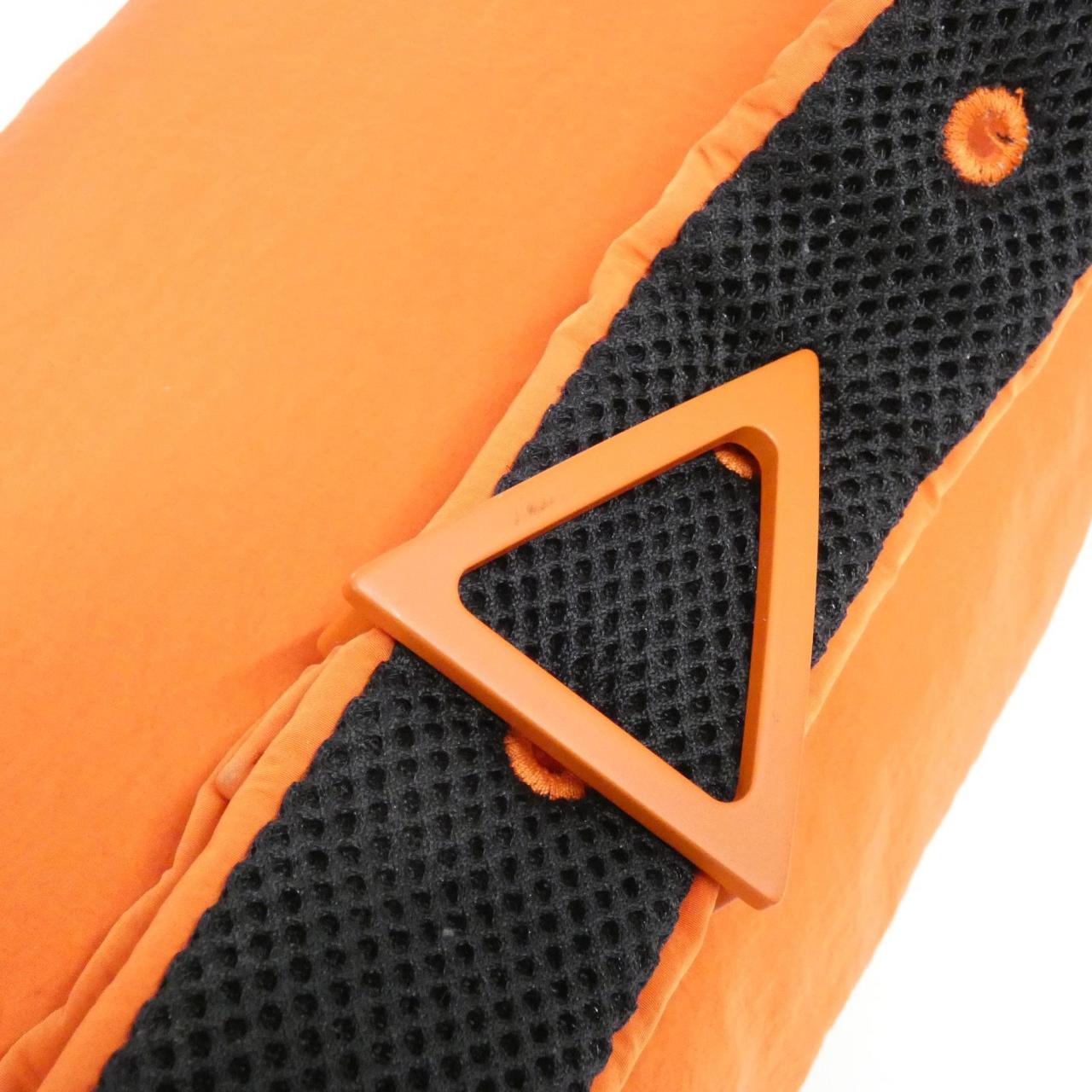 ボッテガヴェネタ 620954 VCQG4 ショルダーバッグ