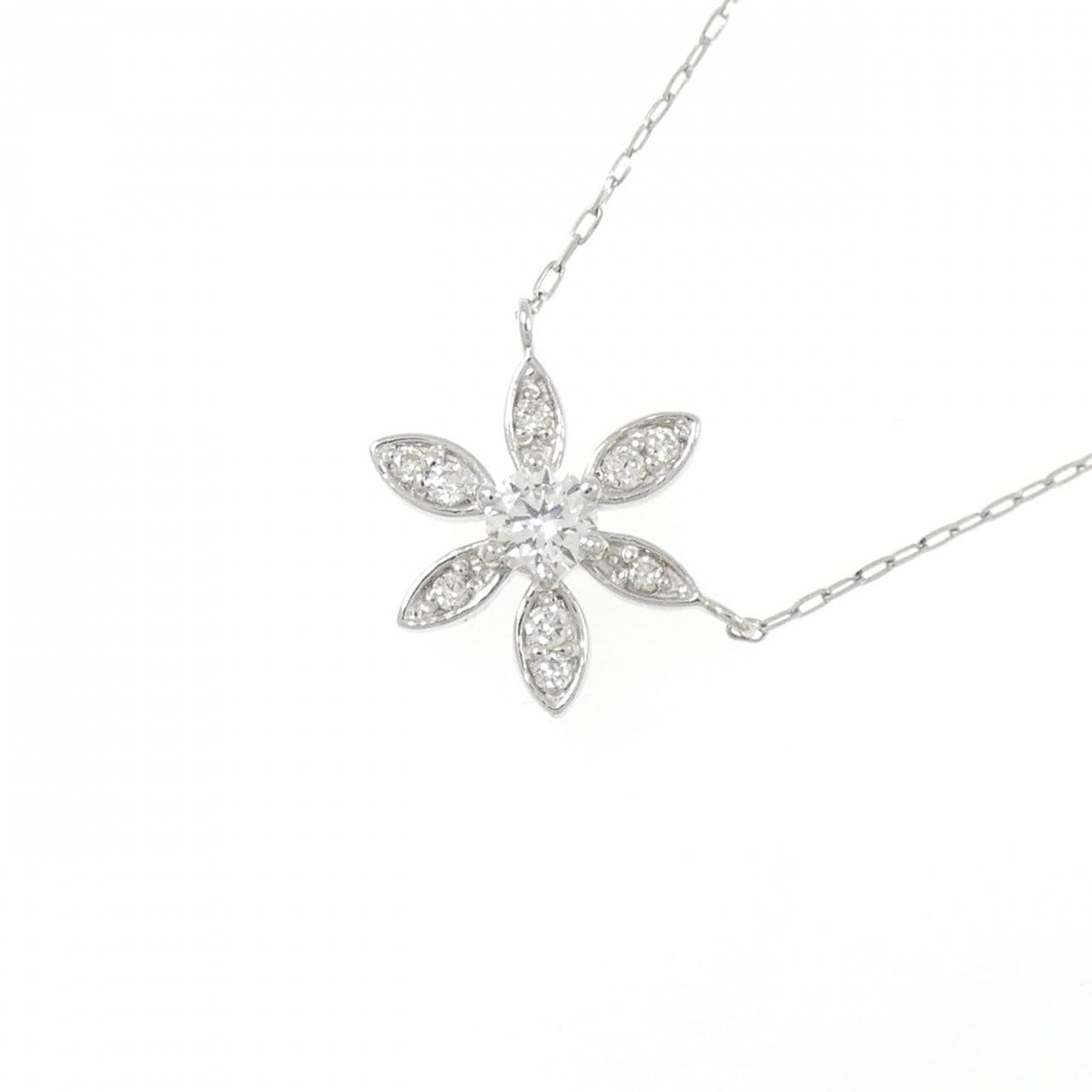 [BRAND NEW] PT Flower Diamond Necklace 0.15CT