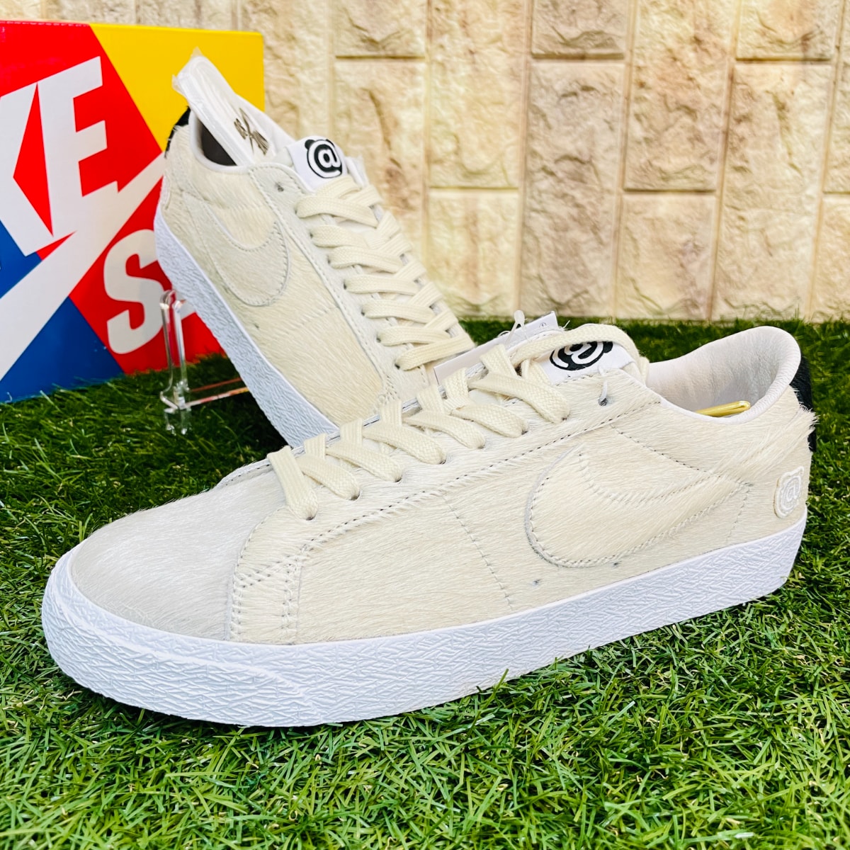 スタイリッシュシンプル メディコムトイ × NIKE SB ダンク LOW ベア