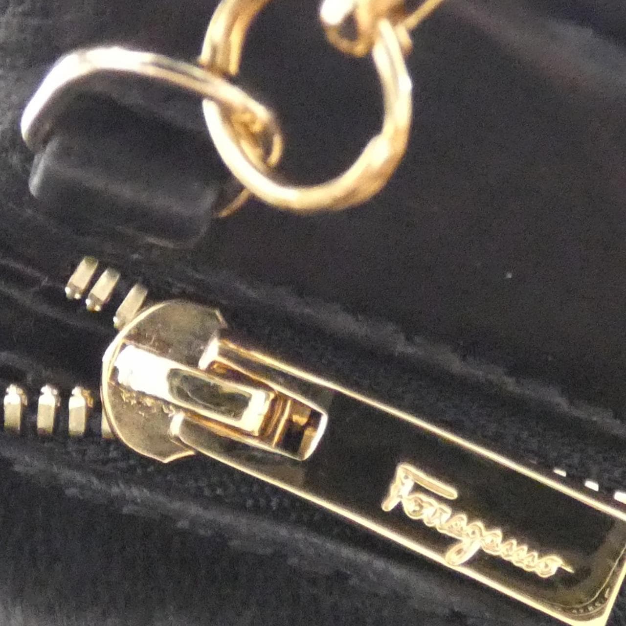 SALVATORE FERRAGAMO 21 5857 Shoulder Bag