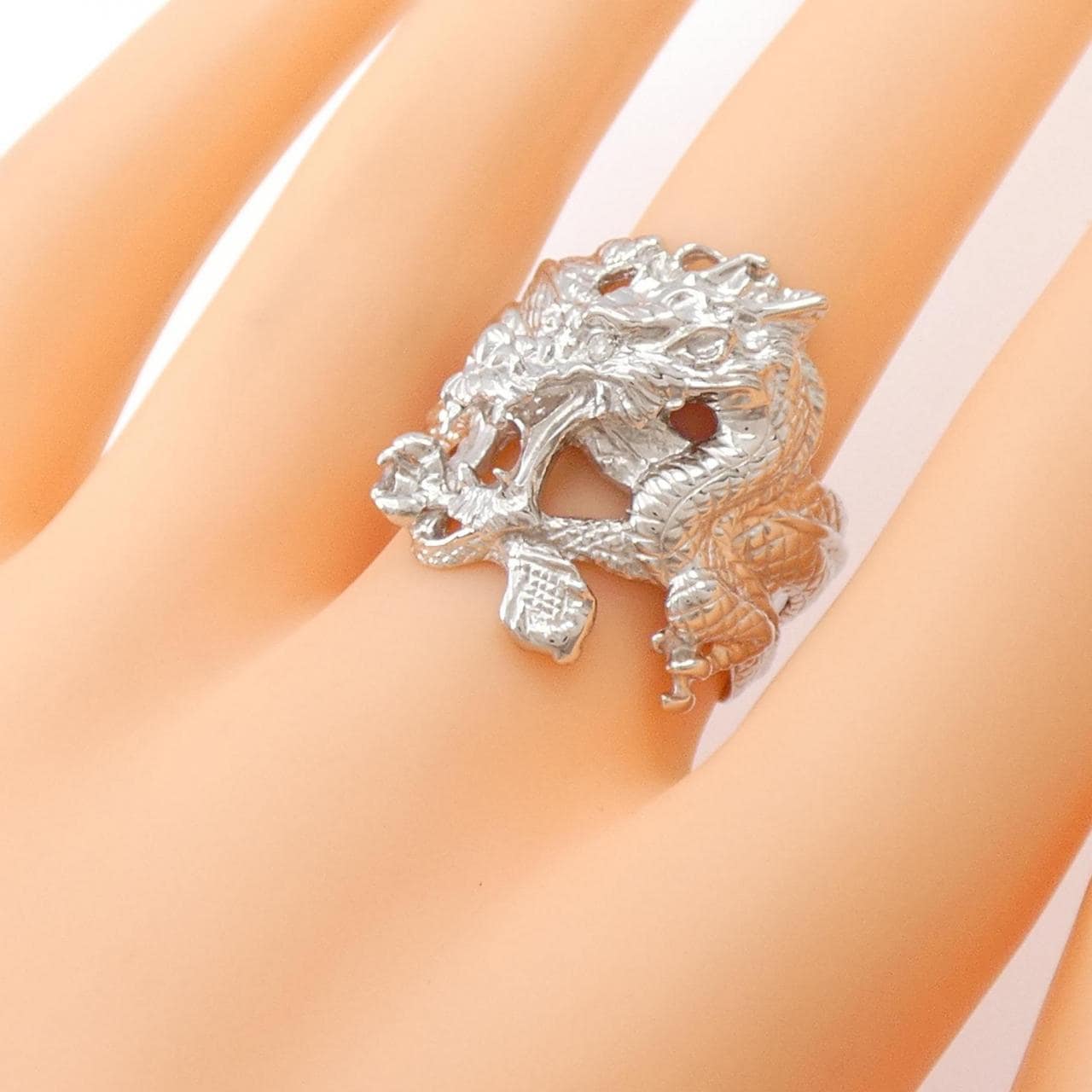 [BRAND NEW] PT Dragon Diamond Ring 0.08CT