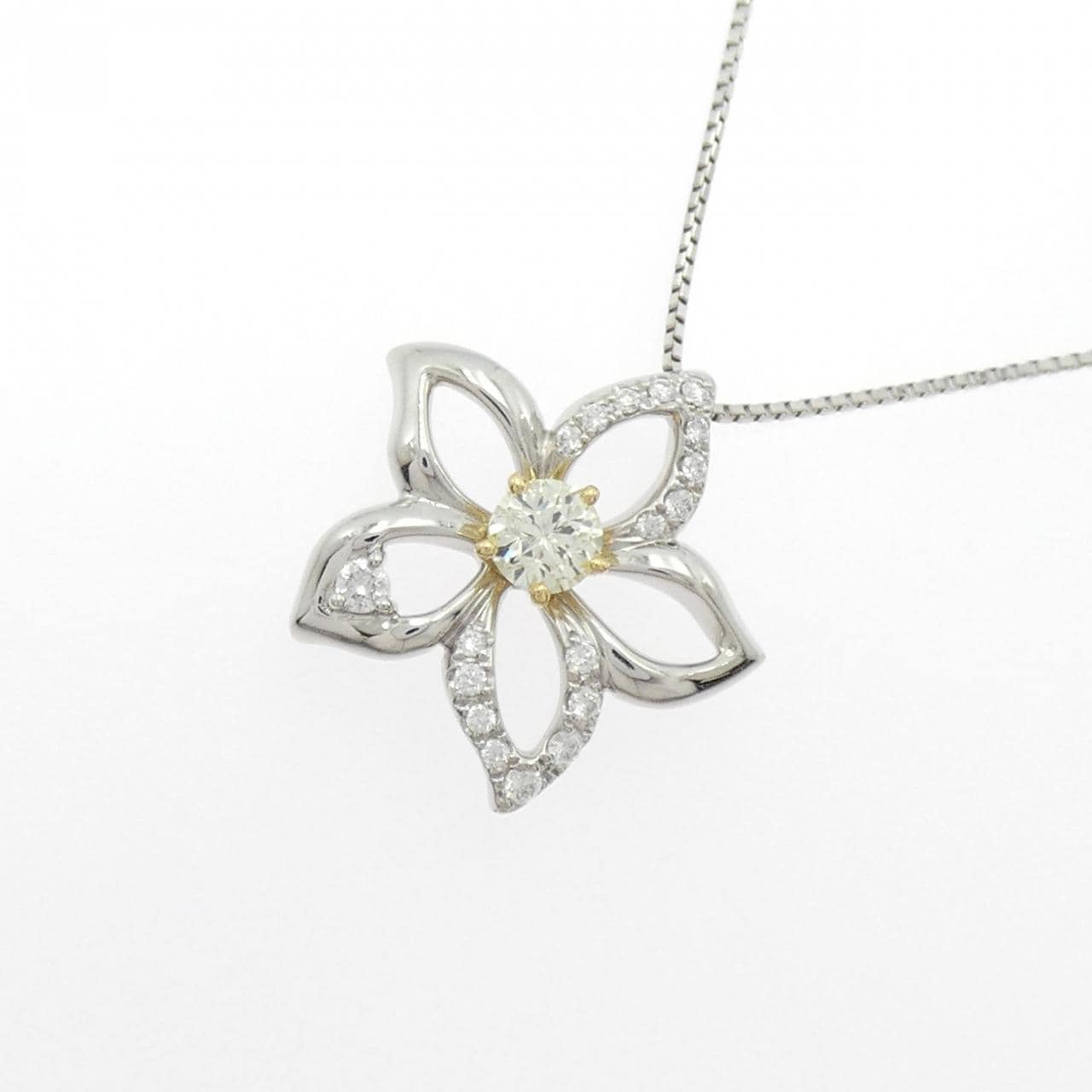 PT900/K18YG/PT850 フラワー ダイヤモンド ネックレス 0.324CT