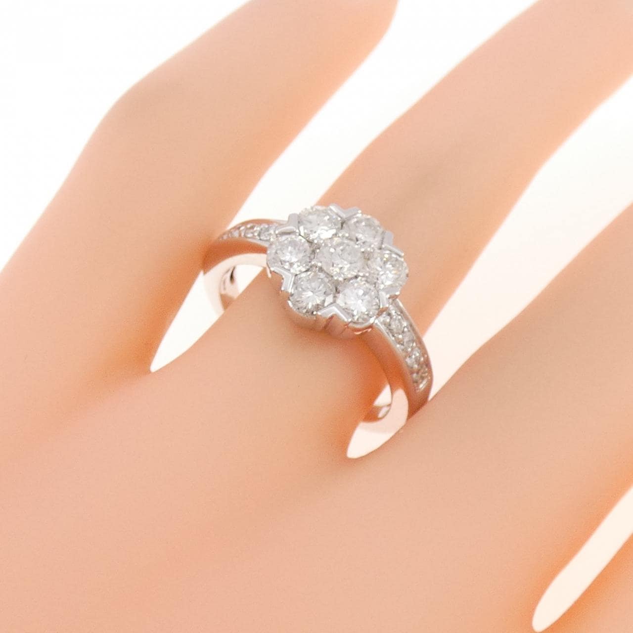 K18WG フラワー ダイヤモンド リング 1.25CT