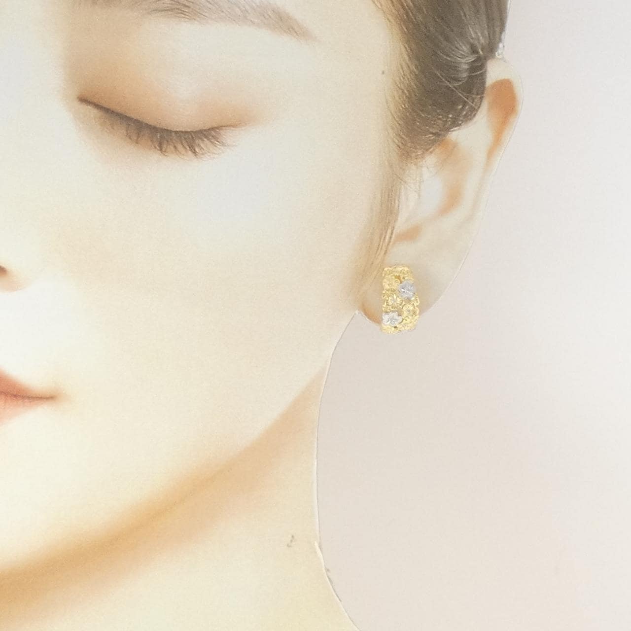 K18YG/PT900 フラワー ダイヤモンド イヤリング 0.06CT