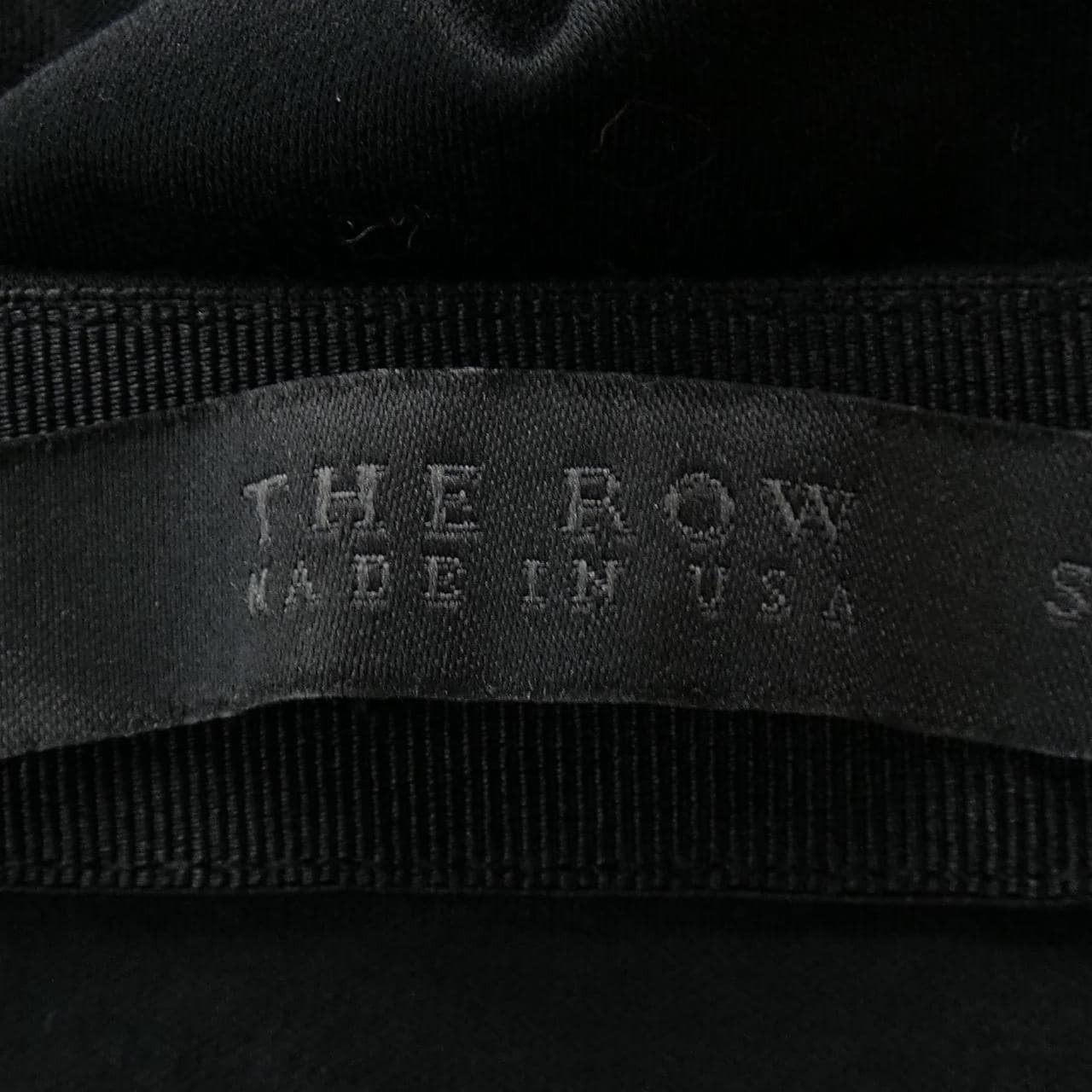 ザロウ THE ROW トップス