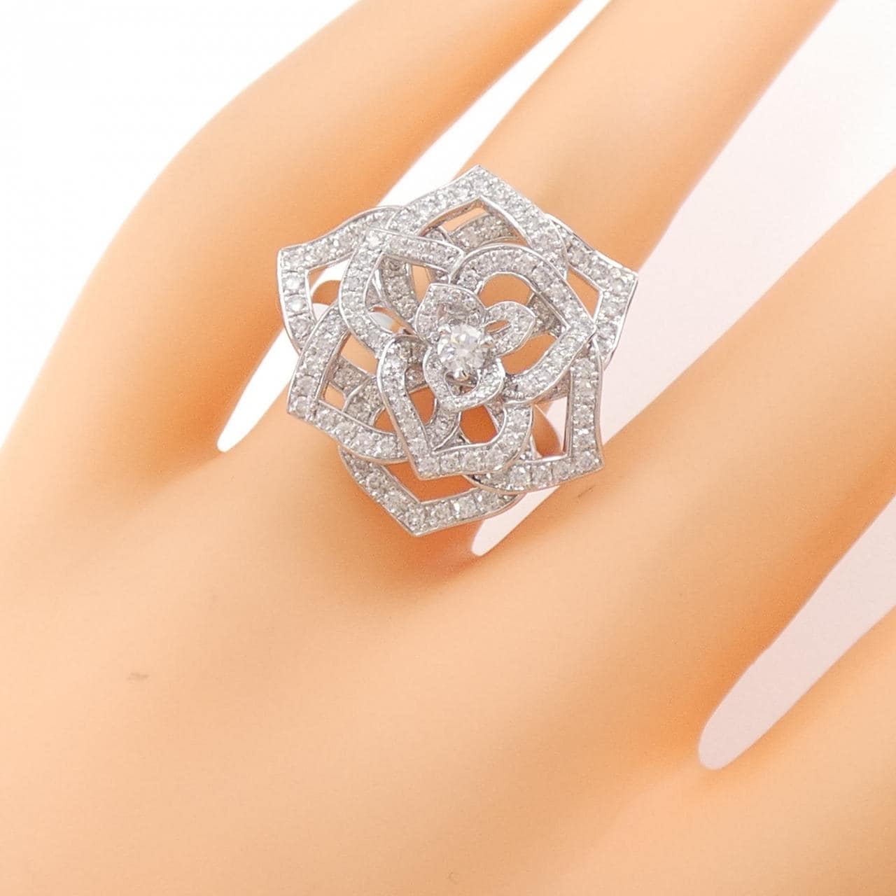 Piaget花朵钻石戒指