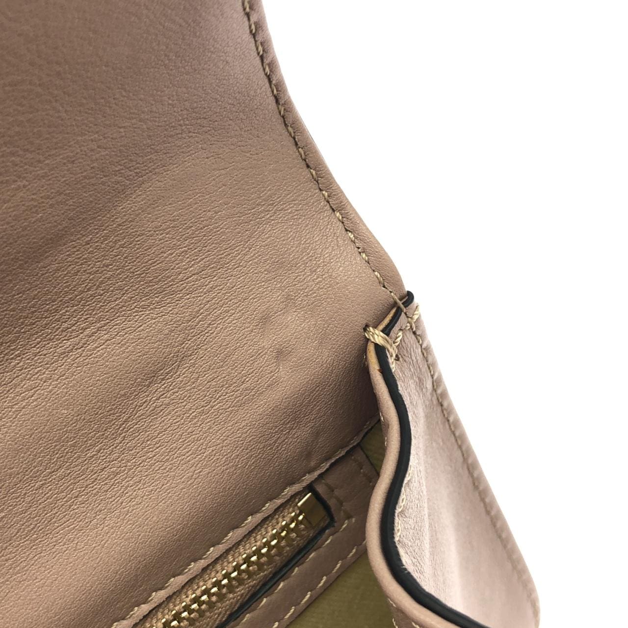 ヴァレンティノガラヴァーニ バッグ