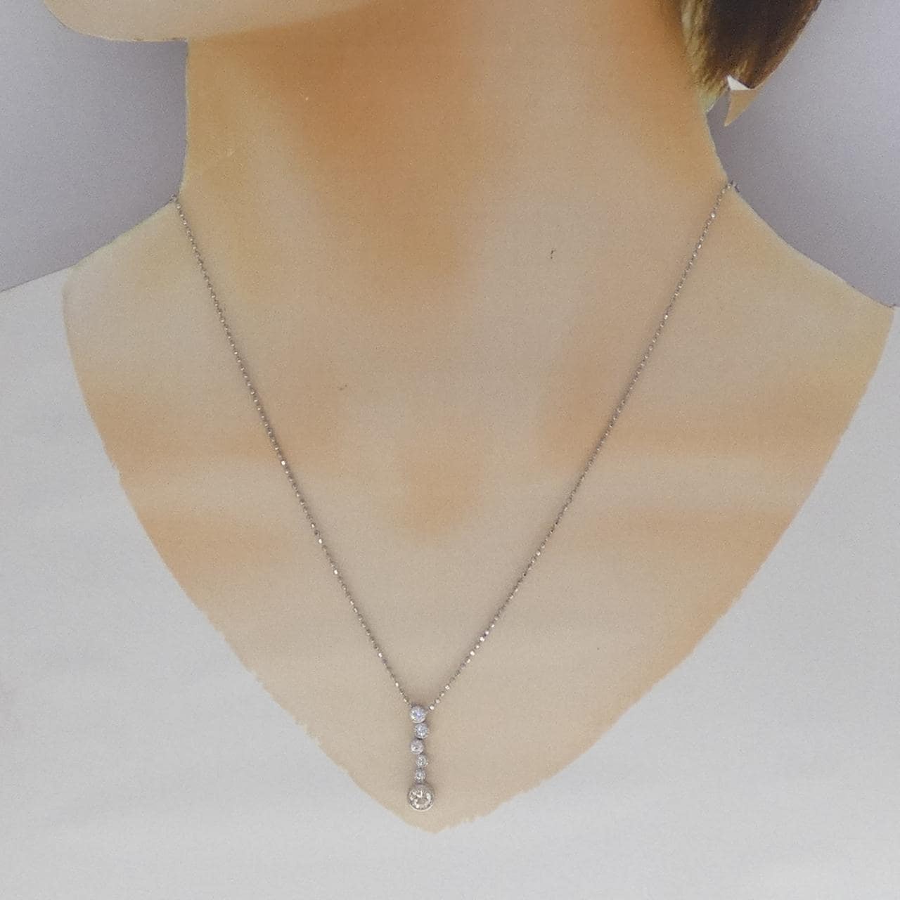 カシケイ ベゼル セッティング ネックレス 0.35CT