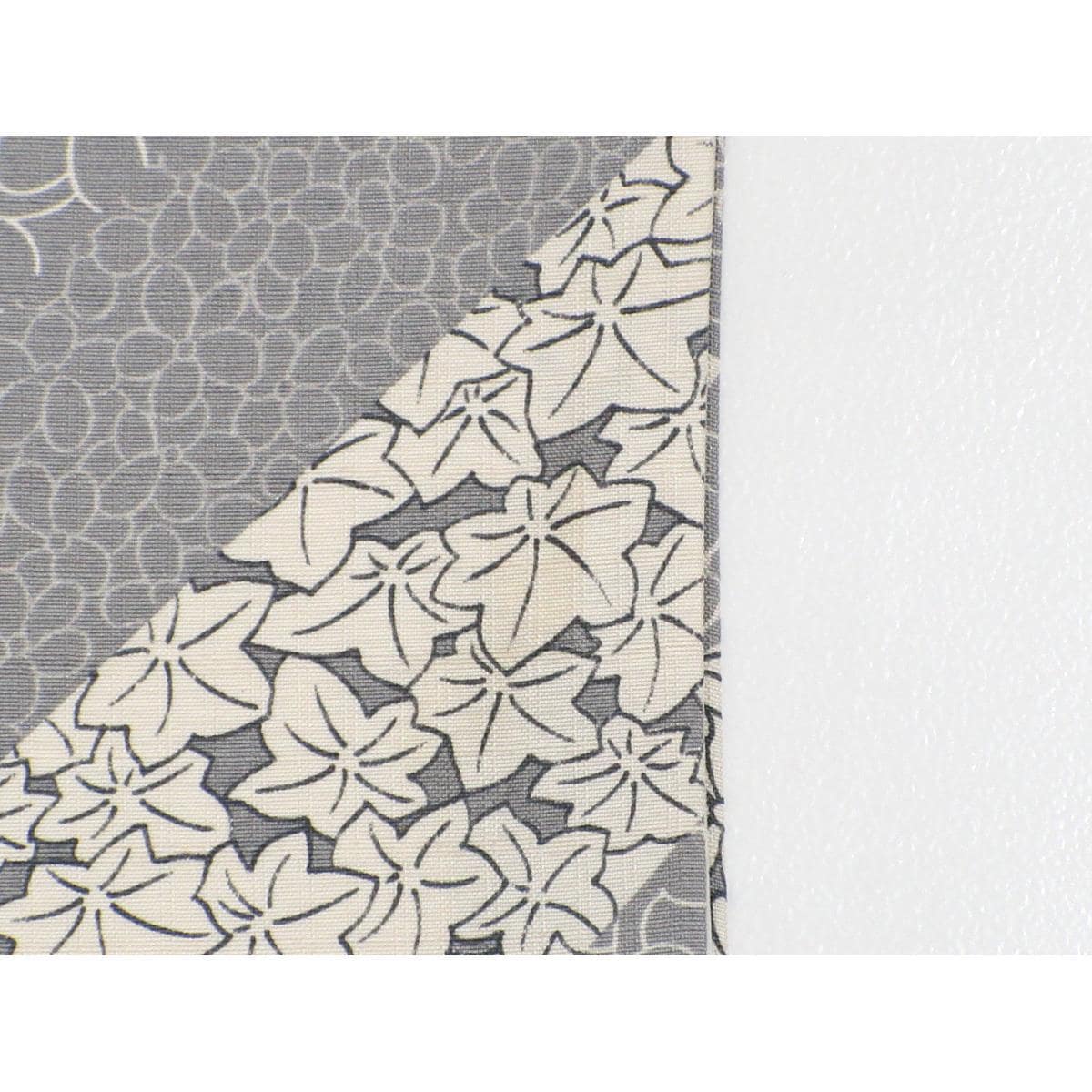 Small pattern dyed tsumugi