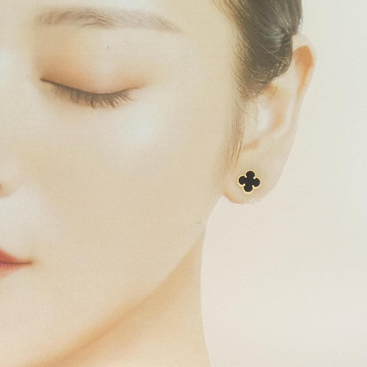 ヴァンクリーフ&アーペル スウィートアルハンブラ ピアス