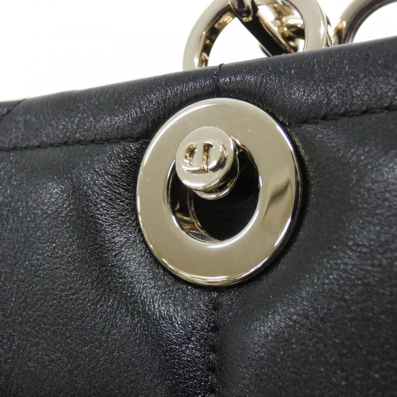 クリスチャンディオール ディオール エッセンシャル ミディアム M8721OZVJ バッグ