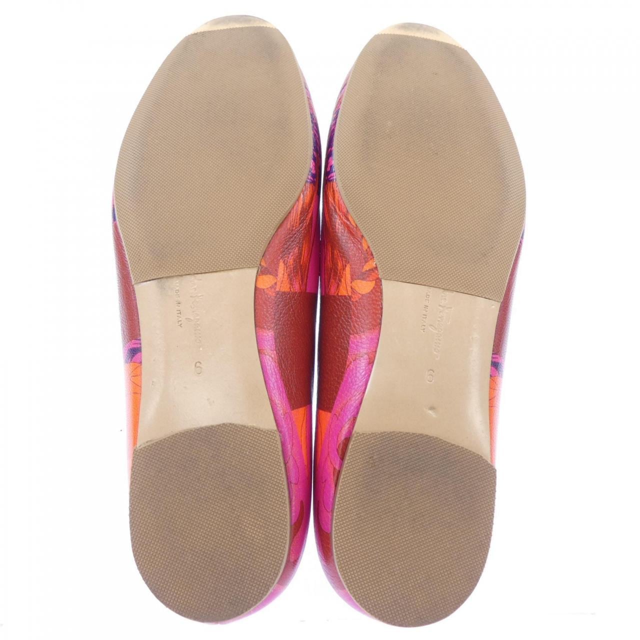 サルヴァトーレフェラガモ SALVATORE FERRAGAMO フラットシューズ