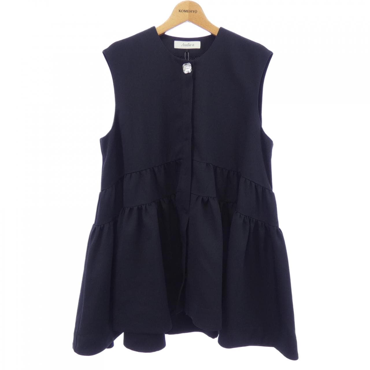 AUDIE A MUSES トップス