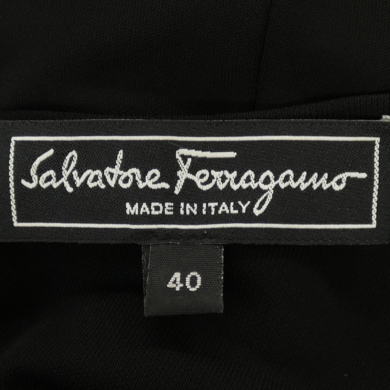 サルヴァトーレフェラガモ SALVATORE FERRAGAMO ワンピース