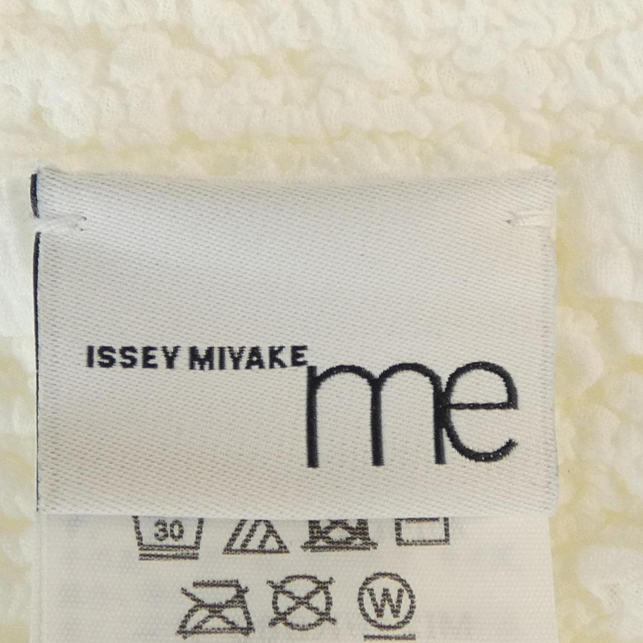ミーイッセイミヤケ me ISSEY MIYAKE MI24FK369 トップス