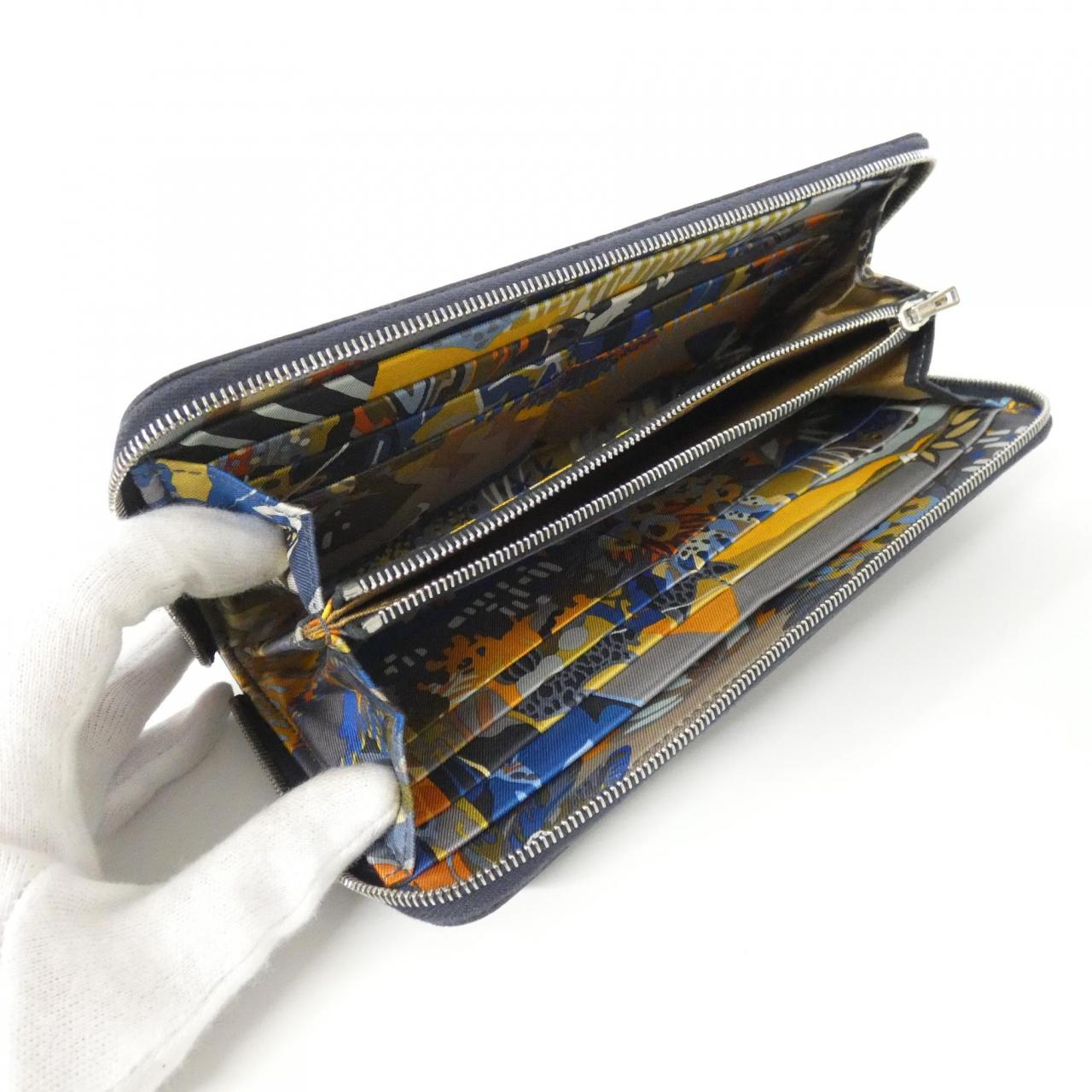 エルメス EN LIBERTE シルク イン クラシック 084387CK 財布