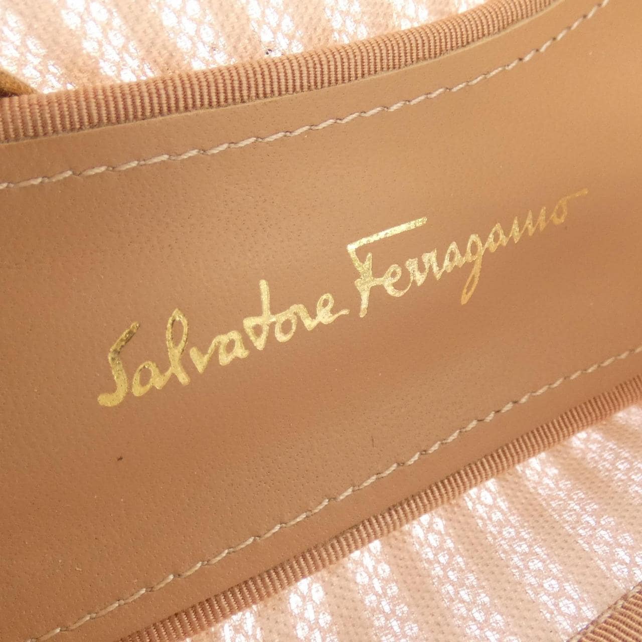 サルヴァトーレフェラガモ SALVATORE FERRAGAMO パンプス