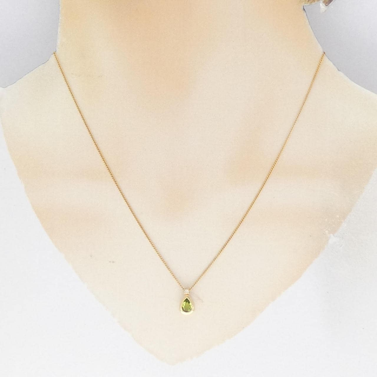 K18YG Peridot necklace