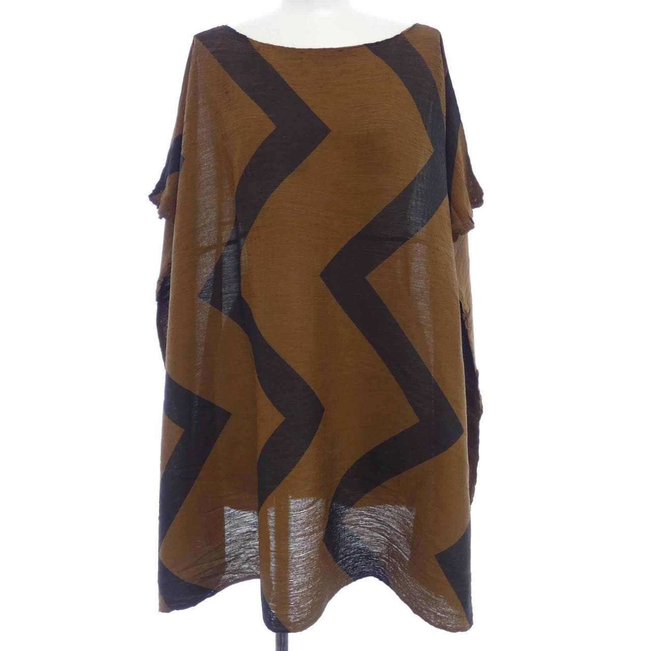 ミーイッセイミヤケ me ISSEY MIYAKE トップス