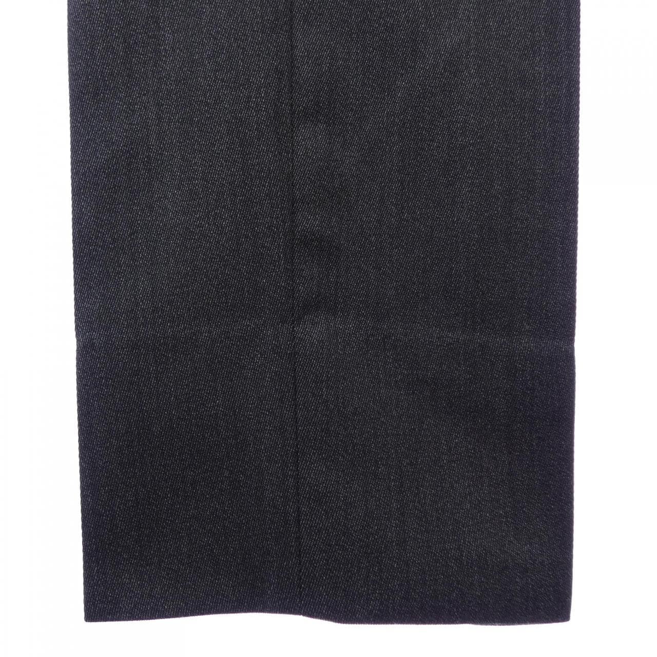 タリアトーレ TAGLIATORE スリーピース