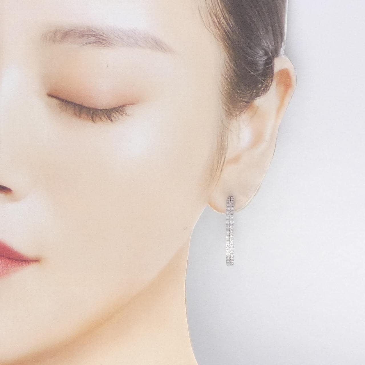 K18WG Diamond earrings