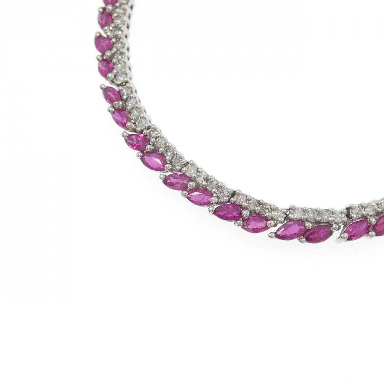 K18WG ルビー ネックレス 13.00CT