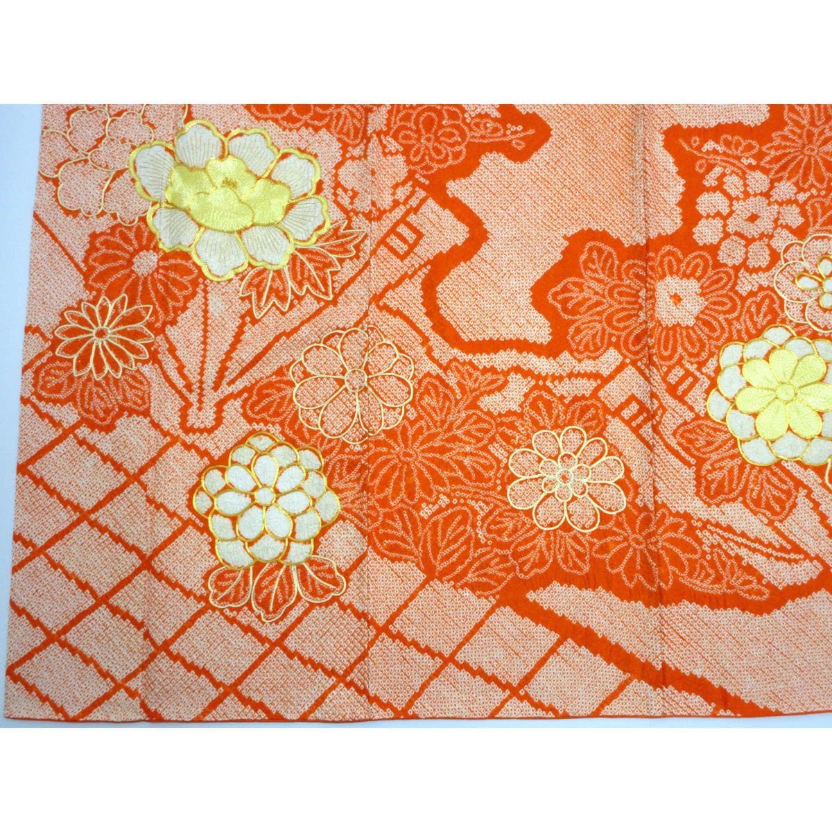 振袖　総絞り　金彩入り刺繍加工