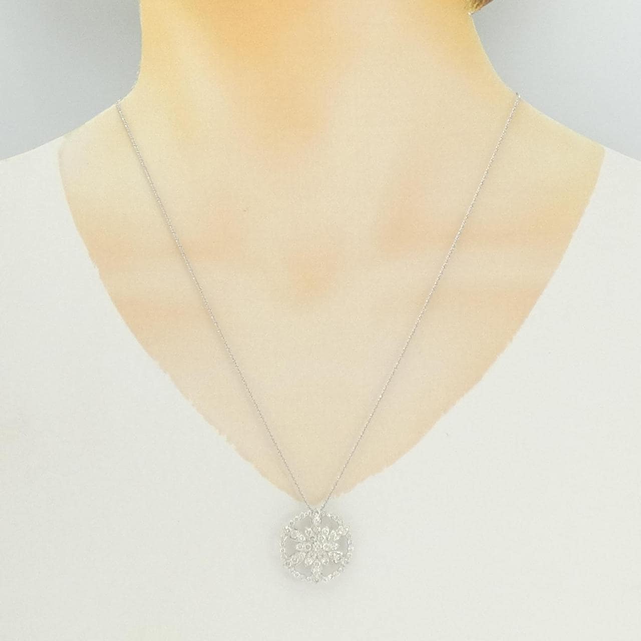 PT900/K18WG フラワー ダイヤモンド ネックレス 2.00CT