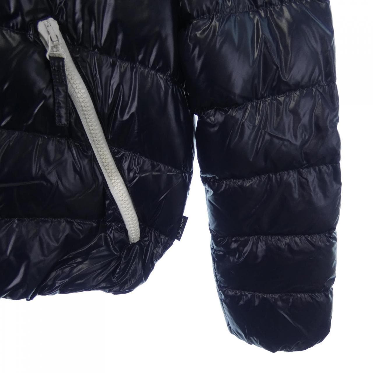 デュベティカ DUVETICA ダウンジャケット