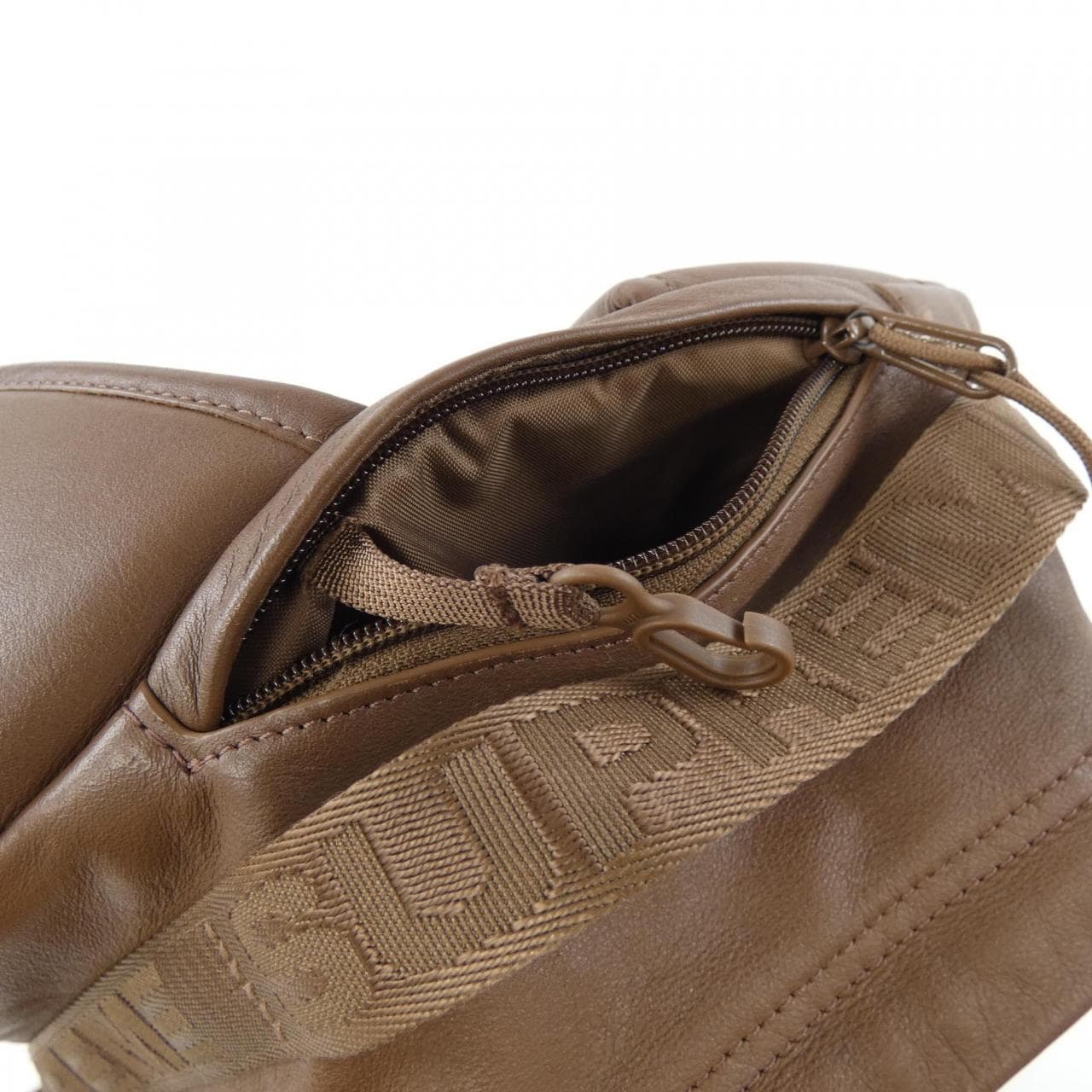 シュプリーム SUPREME LEATHER BACKPACK BACKPACK