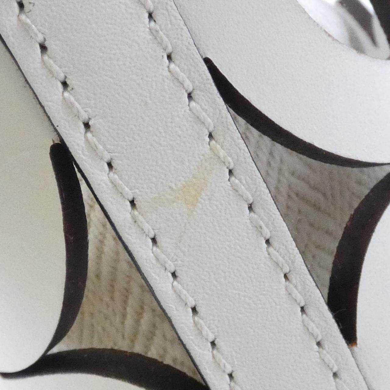 ロエベ アナグラムカットアウトポケット C922Y62X07 バッグ