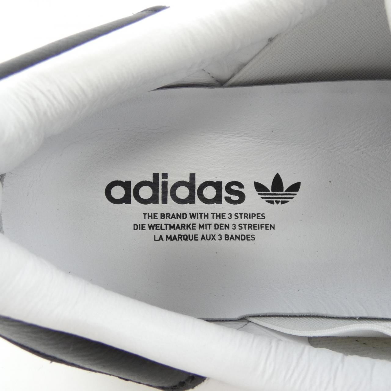アディダス ADIDAS スニーカー