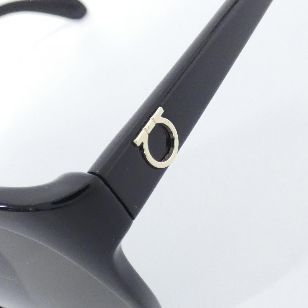 【新品】サルヴァトーレフェラガモ SF2048SLBK サングラス