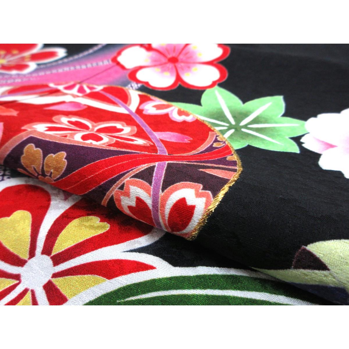 振袖　友禅加工刺繍入り