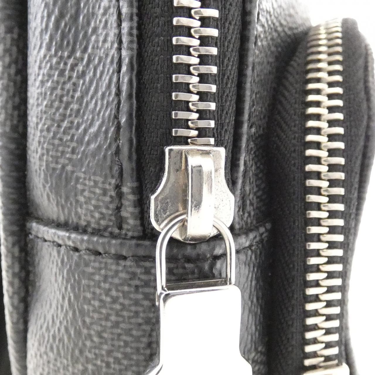 LOUIS VUITTON Damier Graphite Avenue 單肩包 N41719 肩包