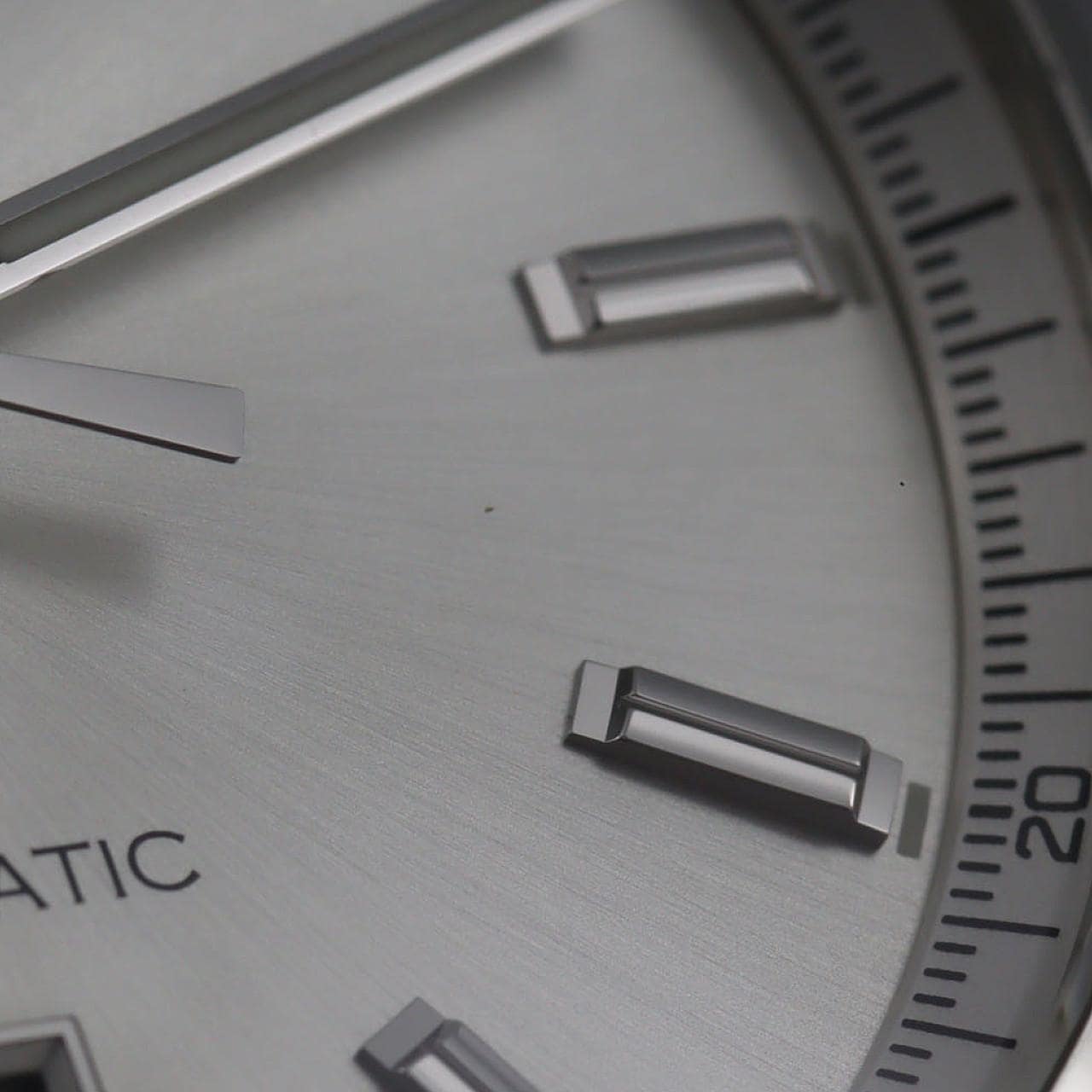 【新品】タグ･ホイヤー カレラ･キャリバー5デイト WBN2111.BA0639 SS 自動巻