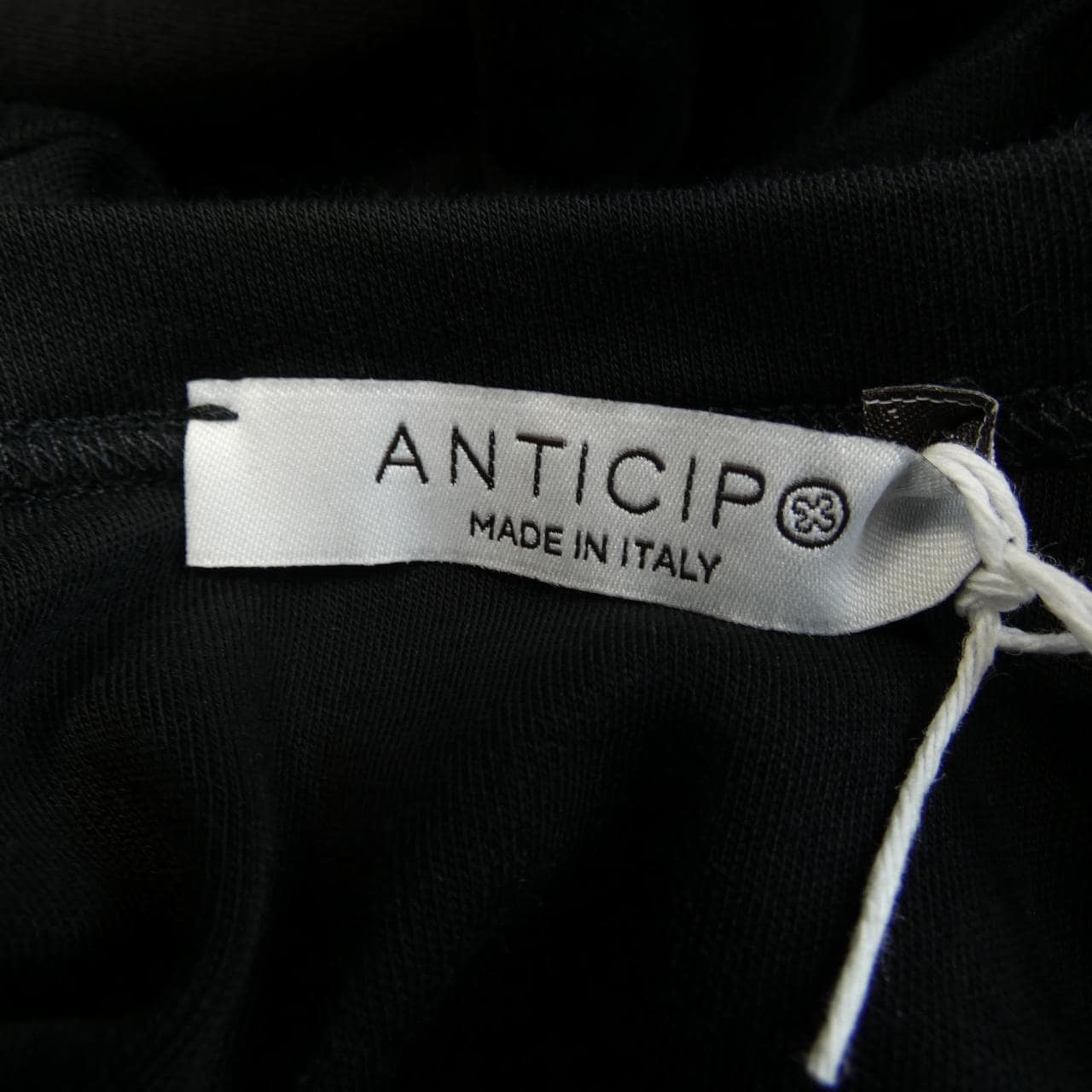 アンティーチポ ANTICIPO Tシャツ