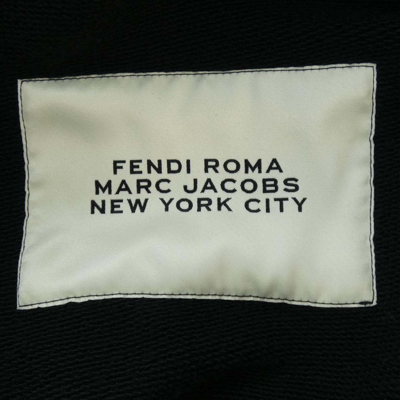 フェンディ FENDI パーカー