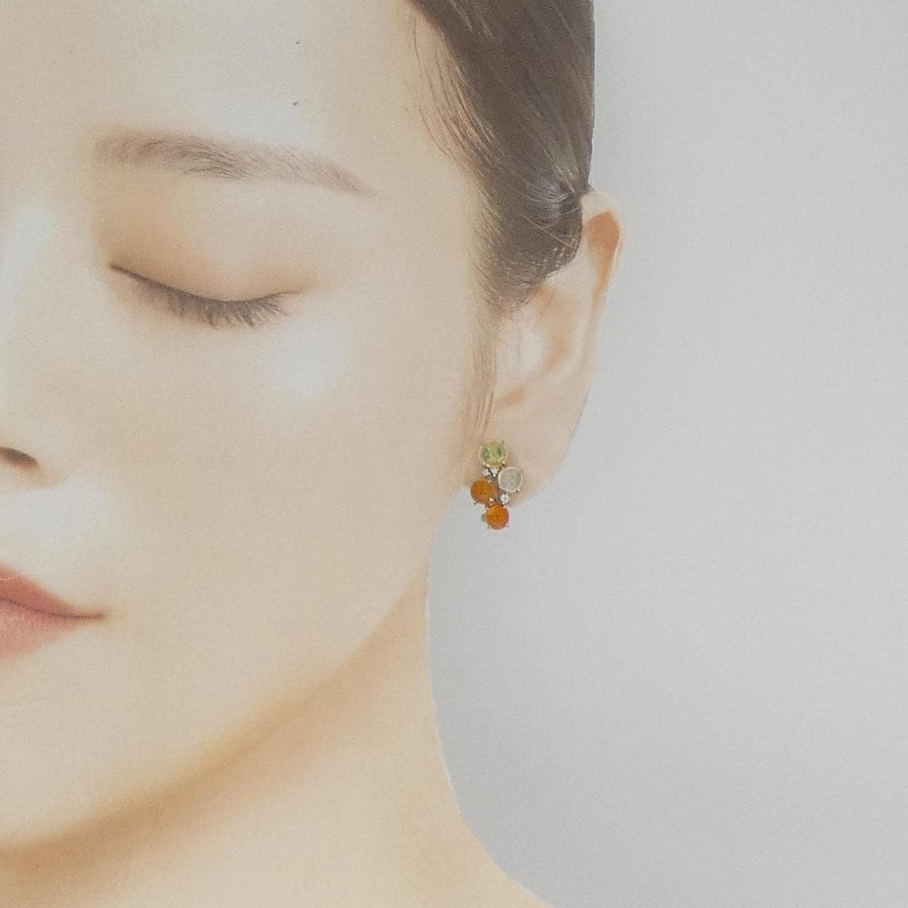 K18WG OPAL Earrings 3.34CT