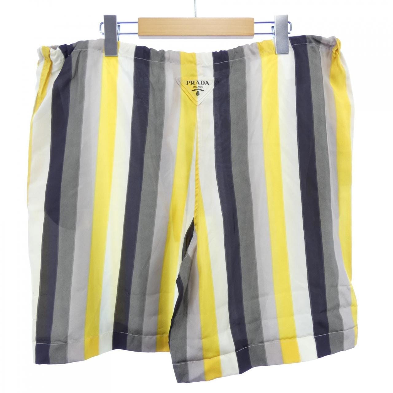 プラダ PRADA トライアングルロゴ P225G S221 103R ショートパンツ