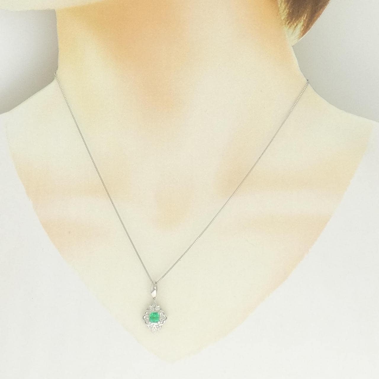 PT900/PT850 エメラルド ネックレス 0.43CT